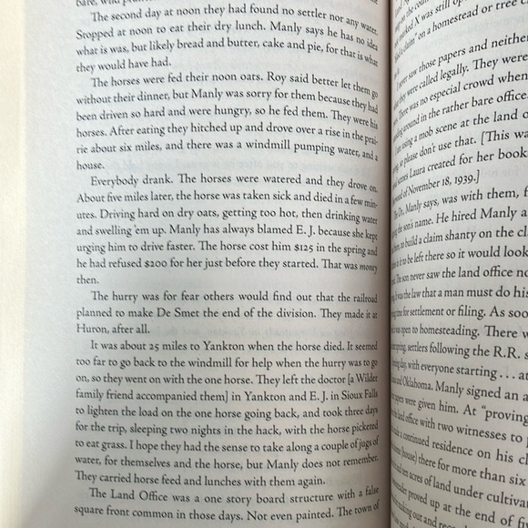 Book: The Selected Letters of Laura Ingalls Wilder (Little House on the Prairie - Picture 4 of 10